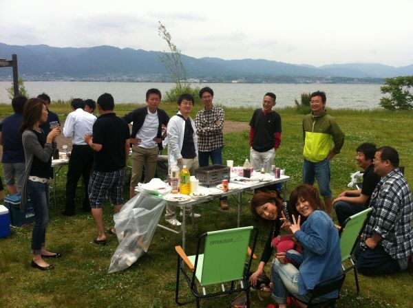 本日の出張は、琵琶湖湖岸公園にて滋賀日産様BBQ大会のお手伝いに伺わせて頂きました

天候は、晴天　いつも通りお肉　焼きそばも、大好評

また呼んで頂きる様に努力していきますので

またのご利用おまちもうしあげます